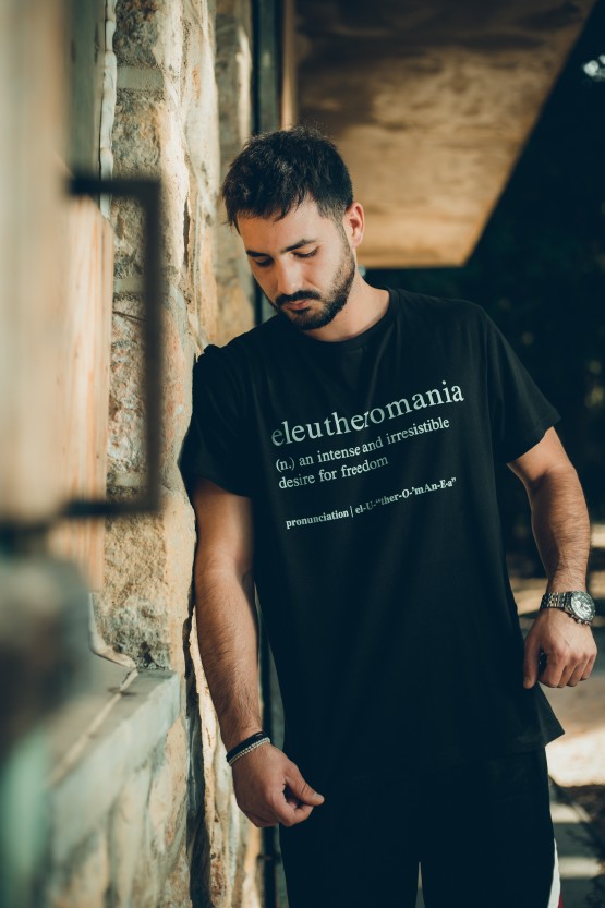 Eleutheromania blacktee 